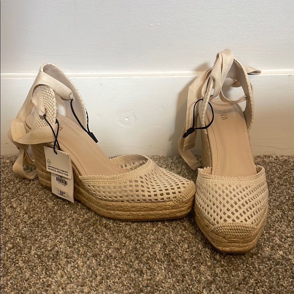 Tied Crochet Cream Wedges